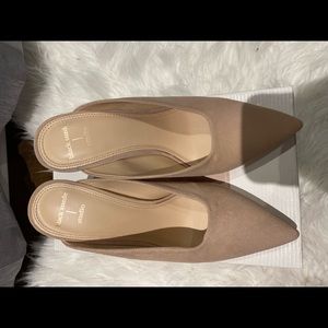 Black studio pump cream sandal sz 38